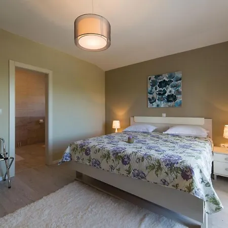 Tatil Evi Gorgeous In Radosic (Lecevica)