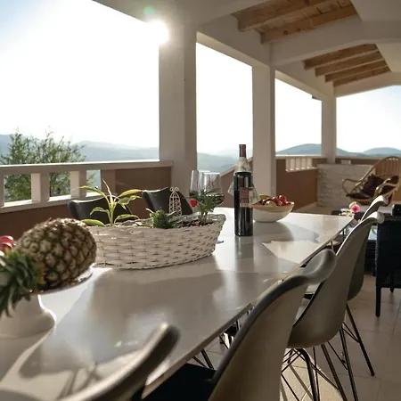 In With Kitchen Holiday home