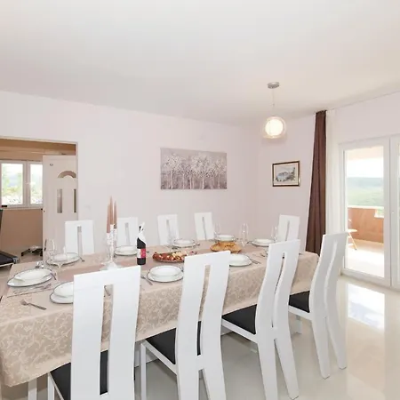 Holiday home In With Kitchen