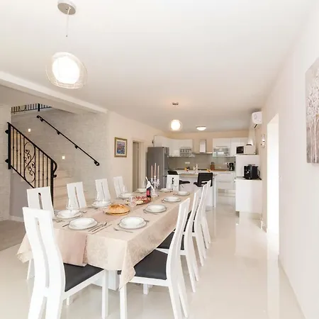 Holiday home In With Kitchen